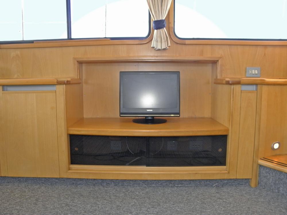 Saloon, Accommodation